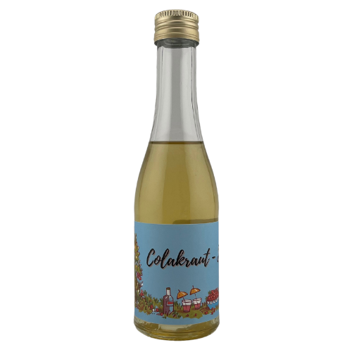 Handgemachter Colakraut Sirup in 200ml Glasflasche.
